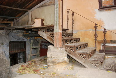 Спиридоновская 15
