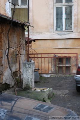 Ризовская, 4
кран 
Ключевые слова: Молдаванка,  изовская