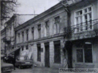 Красный переулок, 30 или 32
добавил - VicTur
сайт - http://lingvik.livejournal.com/11389.html
