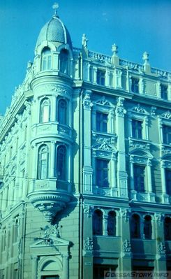 Преображенская, 23 
доходный дом Б.Либман 1877-1888, арх. А.Нисс, Э.Я.Меснер, И.А.Моргулис, 
на месте здания гаупвахты 1817-1819, инж. И.И.Круг, перестроенного в 1822-1823, арх. Ф.К.Боффо, Д.Фраполли и в 1859, арх. И.А.Фандер-Шкруфт.
фото Никитенко, 70-е годы
