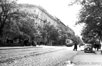 Ришельевская, 13
перед реконструкцией 1957 года
добавил - Jorjic
