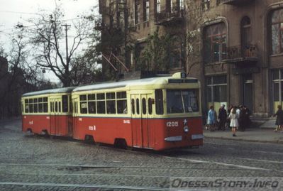 Старопортофранковская, 97
добавлено с - http://odessatrolley.com/Photogallery/KTM/Route28/
