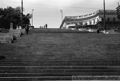 июнь 1943 года
фото - Willy Pragher
добавил - Sergey_L
оригинал находится - https://www2.landesarchiv-bw.de
