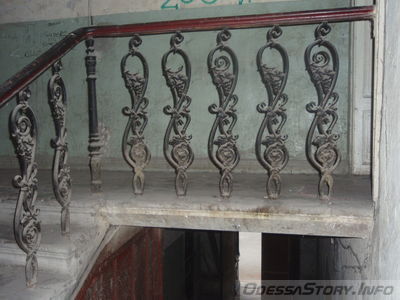 Дворянская, 30
