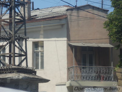 Екатерининская, 80 (угол Малой Арнаутской)
