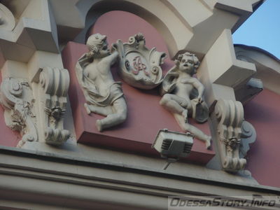 Жуковского, 28
