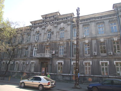 Старосенная пл. 1
Корпус №2  ликёро-водочного завода Розенберга, архитектор М.Г. Рейнгерц, 1887-1890гг.
