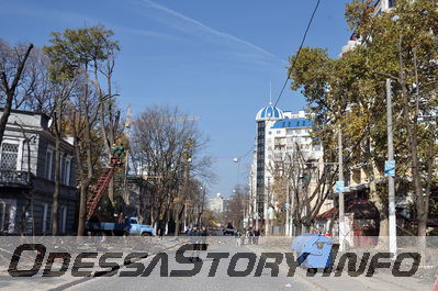 Французский бульвар 
Вид на бульвар после опиловки и валки деревьев
Добавил Kamin
