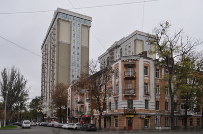 Площадь Льва Толстого
Вид на ул. Асташкина

