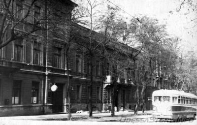 Софиевская 26
Школа № 37. (фото 60 - годов 20 века)
Добавил Kamin
