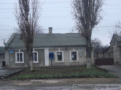 Дом, в котором во время В.О.В находилась основная конспиративная квартира Одесского Приморского райкома.
Находится на улице Неждановой,33
